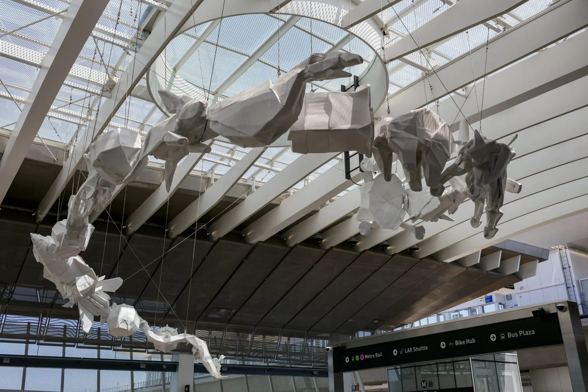 迎奥运，洛杉矶机场地铁交通中心启用