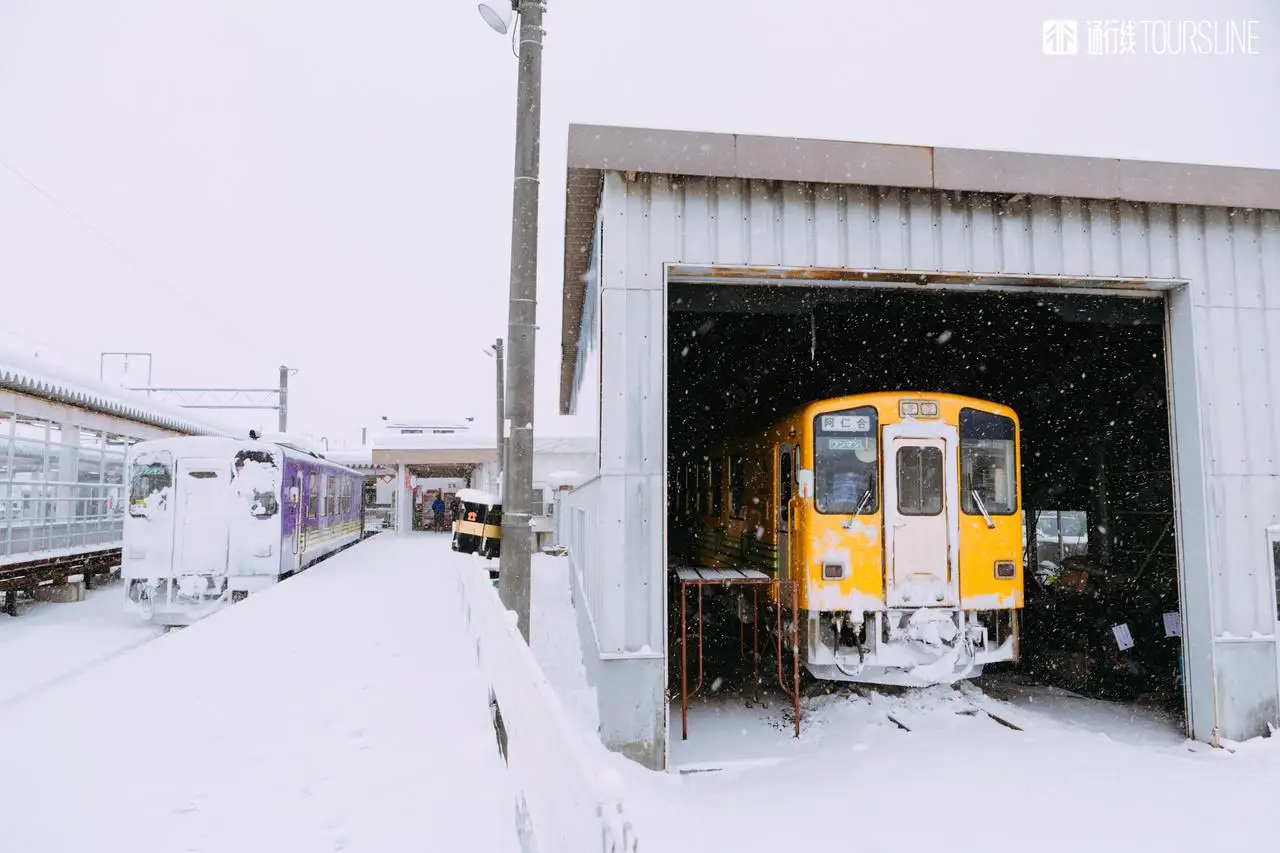 秋田内陆纵贯铁道发生列车脱轨事故