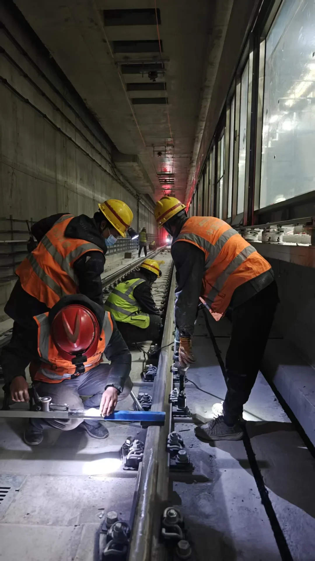 天津地铁8号线全线长轨通